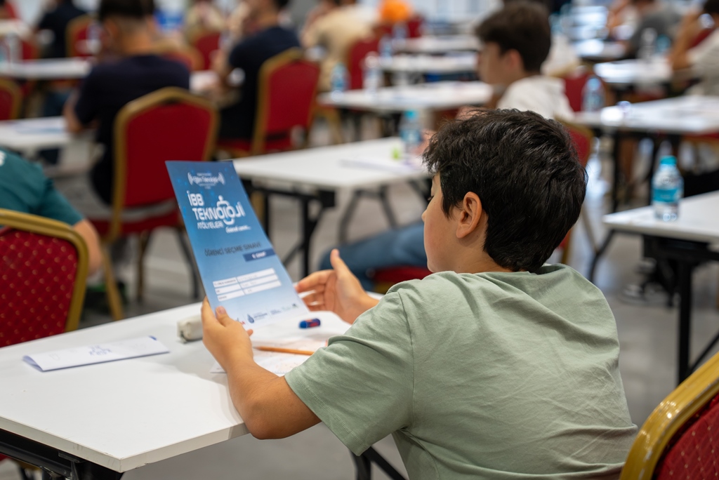 İBB Teknoloji Atölyeleri İçin Öğrenci Seçme Sınavı Yapıldı