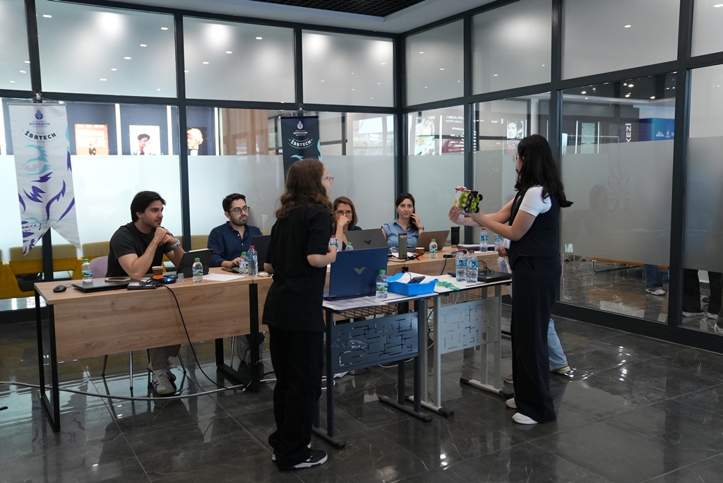 Teknoloji Atölyeleri’nde proje sunumu ve İBBTech Takımı seçmeleri heyecanı