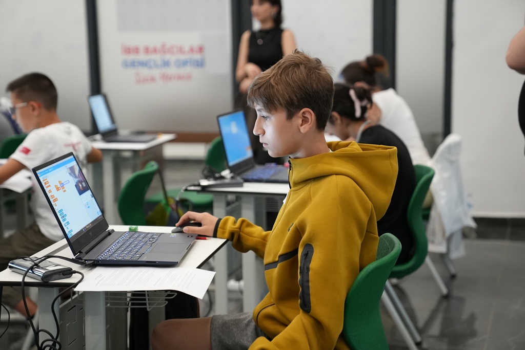 Teknoloji Atölyeleri’nde proje sunumu ve İBBTech Takımı seçmeleri heyecanı