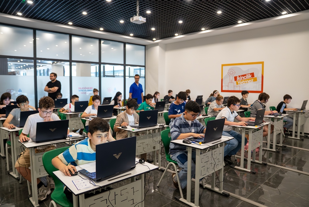 Teknoloji Atölyeleri’nde proje sunumu ve İBBTech Takımı seçmeleri heyecanı