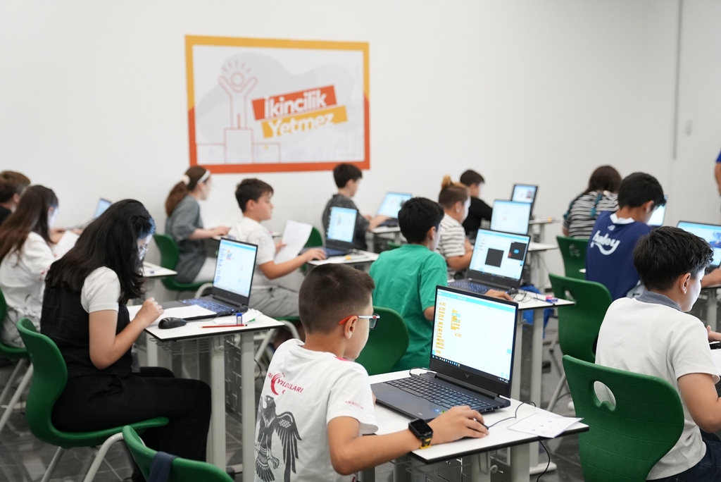 Teknoloji Atölyeleri’nde proje sunumu ve İBBTech Takımı seçmeleri heyecanı