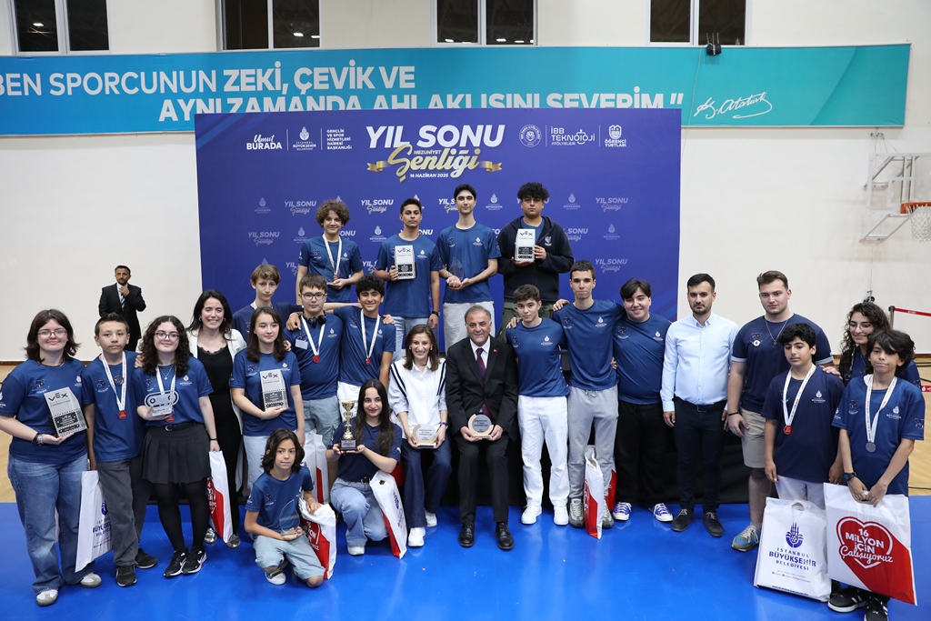 İBB Ders ve Teknoloji Atölyeleri’nde ve İBB Yurtları'nda  Yıl Sonu Heyecanı